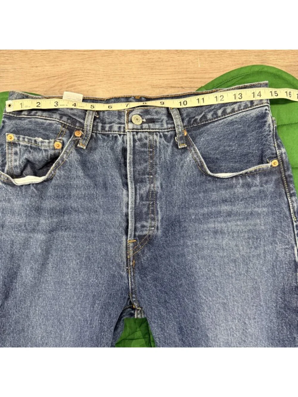 Levis 501 Original Fit Button-Fly Jeans Mens 30 x 28 Medium Wash Denim Retro